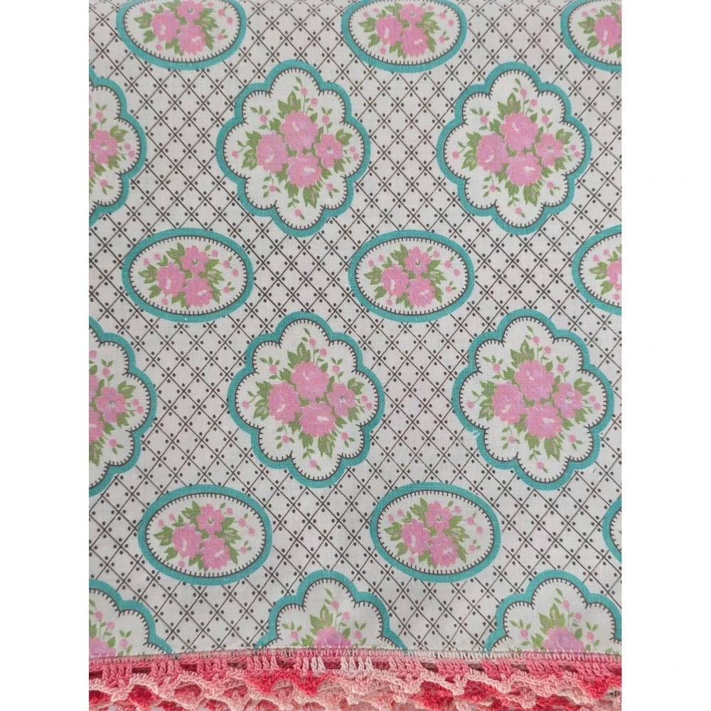 VTG Tablecloth Table Topper Square Card Table Green Pink Crochet Cottage 33